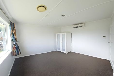 Photo of property in 43 Lyndfield Lane, Newlands, Wellington, 6037