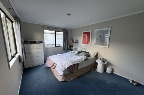 Photo of property in 2/26a Dallinghoe Crescent, Milford, Auckland, 0620