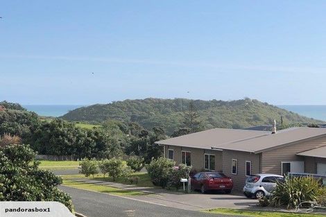 Photo of property in 6 Tua Tua Place, Baylys Beach, Dargaville, 0377