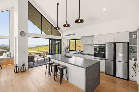 Photo of property in 42 Te Auhi Way, Welcome Bay, Tauranga, 3112