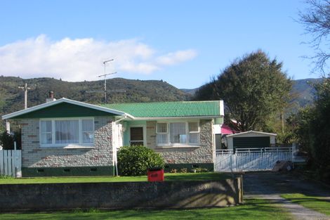Photo of property in 40 Daniell Street, Featherston, 5710