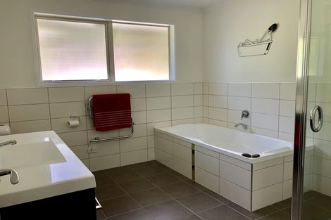 Photo of property in 16 Kotare Heights, Kerikeri, 0230