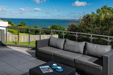Photo of property in 65 Roberts Road, Matakatia, Whangaparaoa, 0930