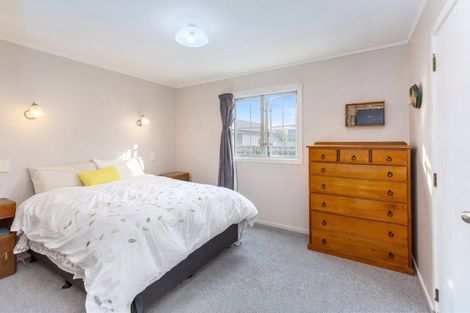 Photo of property in 68a Pembroke Street, Carterton, 5713
