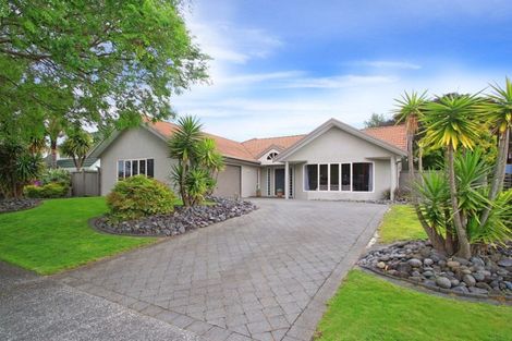 Photo of property in 10 Burn-murdoch Street, St Andrews, Hamilton, 3200