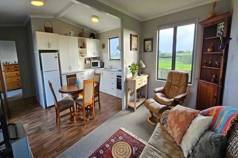 Photo of property in 198 Ackworth Road, Lepperton, New Plymouth, 4373