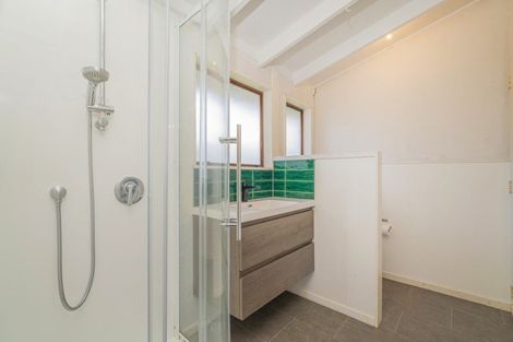 Photo of property in 20 Annette Place, Whitianga, 3510