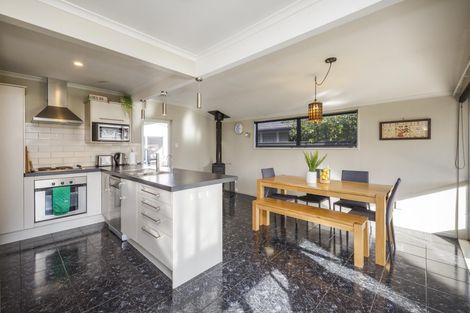 Photo of property in 40 Pencarrow Street, Highbury, Palmerston North, 4412