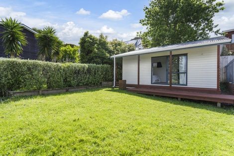 Photo of property in 1/37 Roberts Road, Glenfield, Auckland, 0629
