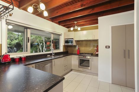 Photo of property in 50 Turanga Road, Henderson Valley, Auckland, 0612