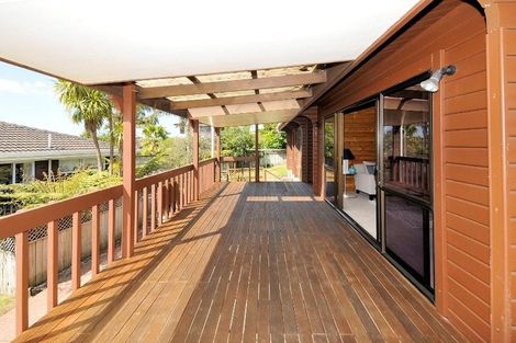 Photo of property in 21 Unsworth Drive, Unsworth Heights, Auckland, 0632