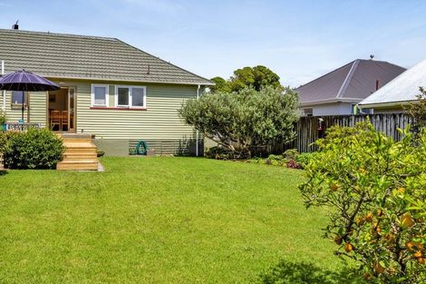 Photo of property in 14 Plympton Street, Brooklands, New Plymouth, 4310