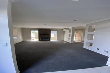 Photo of property in 12 Muirlea Drive, Flat Bush, Auckland, 2016