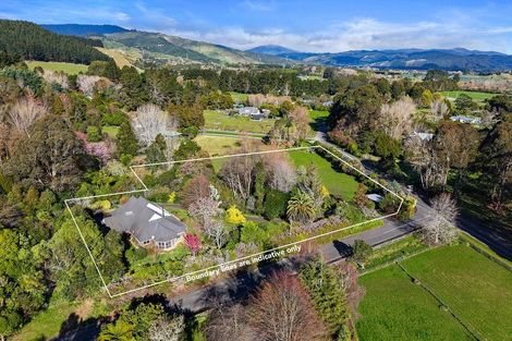 Photo of property in 2 Sunglo Terrace, Otaki, 5512