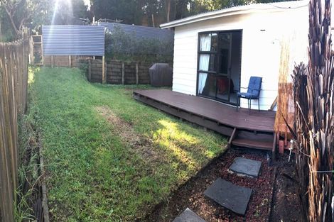 Photo of property in 29 Deverell Place, Northcross, Auckland, 0632