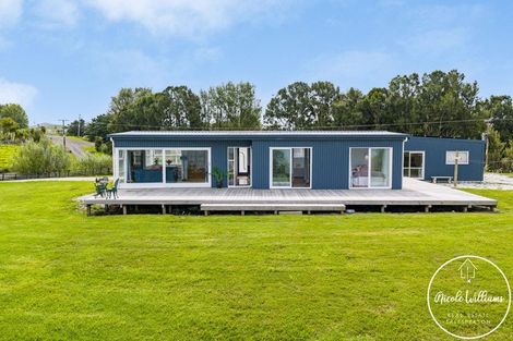 Photo of property in 275 Metcalfe Road, Matakohe, 0593