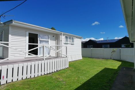 Photo of property in 44 Brandon Road, Glen Eden, Auckland, 0602