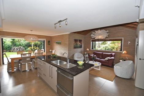 Photo of property in 2 Wonderview Road, Leigh, 0985