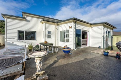 Photo of property in 14 Sun Valley Way, Wainuiomata, Lower Hutt, 5014