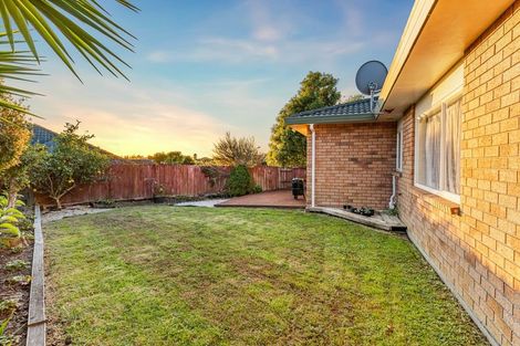 Photo of property in 12 Bokeen Lane, Flat Bush, Auckland, 2019