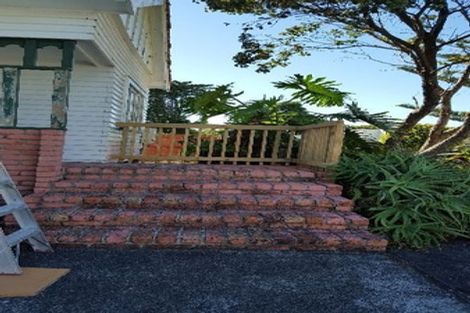 Photo of property in 2/4 Northcote Road, Takapuna, Auckland, 0622