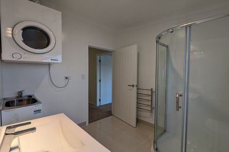 Photo of property in 1/19 Collins Avenue, Tawa, Wellington, 5028