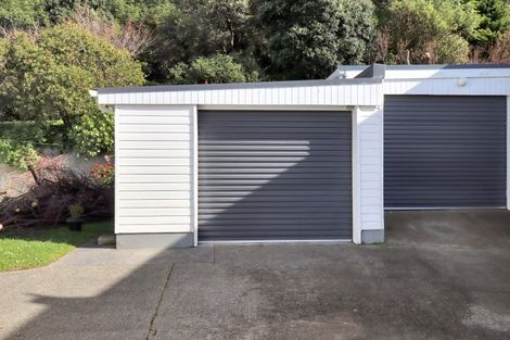 Photo of property in 300 Queens Drive, Lyall Bay, Wellington, 6022