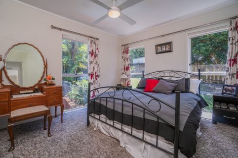 Photo of property in 1 John Downs Drive, Browns Bay, Auckland, 0630