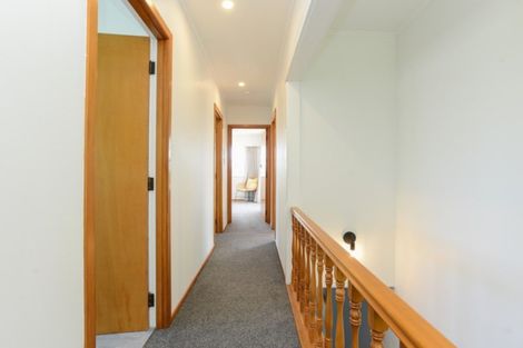 Photo of property in 11 Busby Hill, Havelock North, 4130