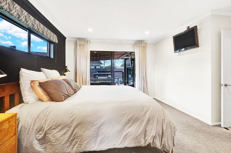 Photo of property in 38 Nielsen Gardens, Rototuna, Hamilton, 3210