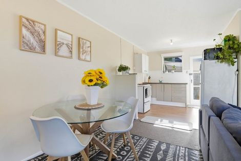 Photo of property in 2/15 Phoenix Place, Papatoetoe, Auckland, 2025