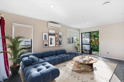 Photo of property in 3/76 Luanda Drive, Ranui, Auckland, 0612