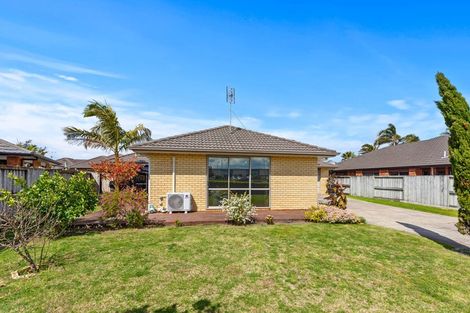 Photo of property in 27 Golden Sands Drive, Papamoa Beach, Papamoa, 3118