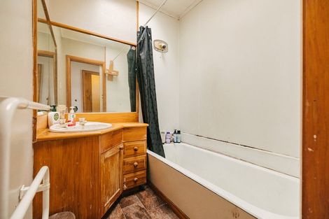 Photo of property in 15 Poole Street, Feilding, 4702