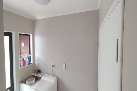 Photo of property in 43 Barnhill Crescent, Pahurehure, Papakura, 2113