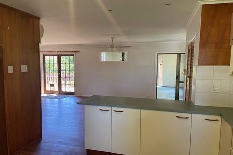 Photo of property in 18 School Road, Riverhead, 0820