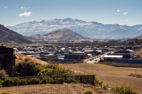 Photo of property in 24 Falconer Rise, Jacks Point, Queenstown, 9371