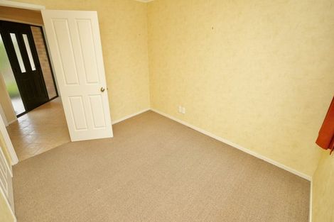 Photo of property in 24 Johnstone Drive, Fitzherbert, Palmerston North, 4410