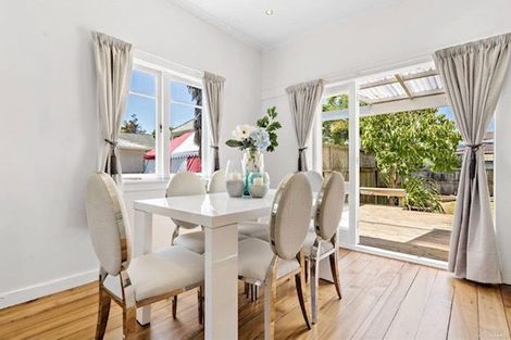 Photo of property in 4 Aliford Avenue, One Tree Hill, Auckland, 1061