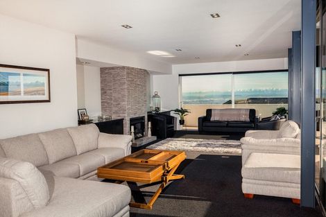 Photo of property in 12 Harry Ell Drive, Cashmere, Christchurch, 8022