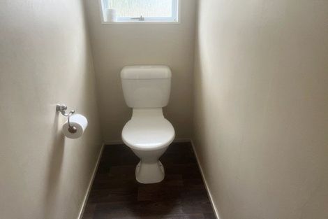 Photo of property in 2/34 Sandgate Avenue, Botany Downs, Auckland, 2010