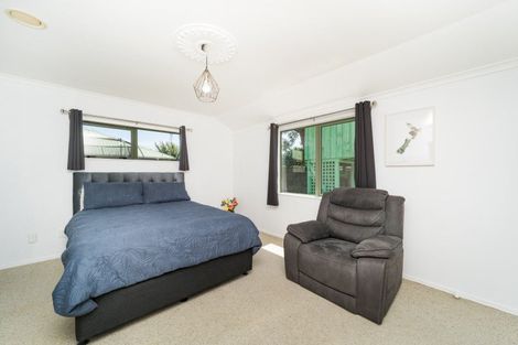 Photo of property in 20 Parnell Heights Drive, Kelvin Grove, Palmerston North, 4414