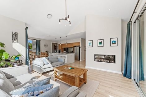 Photo of property in 5b Hobbs Road, Matakatia, Whangaparaoa, 0930