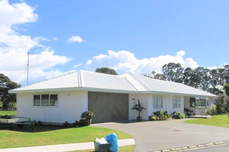 Photo of property in 144 Moana Anu Anu Avenue, Whangamata, 3620