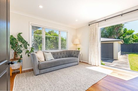 Photo of property in 11 Athlone Place, Hokowhitu, Palmerston North, 4410