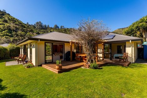 Photo of property in 18 Saddleback Road, Todds Valley, Nelson, 7071