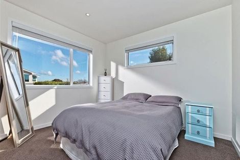 Photo of property in 23 Catalina Crescent, Forrest Hill, Auckland, 0620