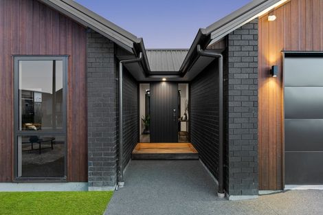 Photo of property in 20 Hanlow Place, Pyes Pa, Tauranga, 3112