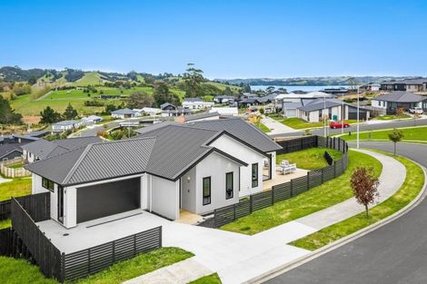 Photo of property in 35 Brigitte View, Snells Beach, 0920