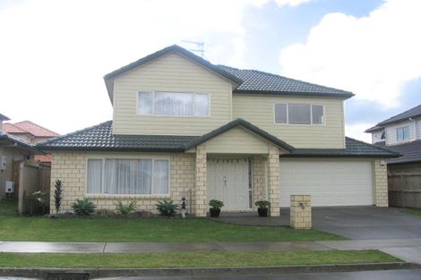 Photo of property in 22 Walter Haddrell Crescent, Flat Bush, Auckland, 2016
